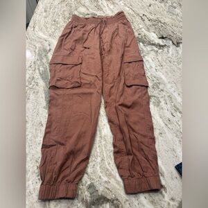 Abercrombie & Fitch Cargo Joggers Color Rust Size‎ S